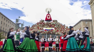 La Ofrenda de Flores a la Virgen del Pilar 