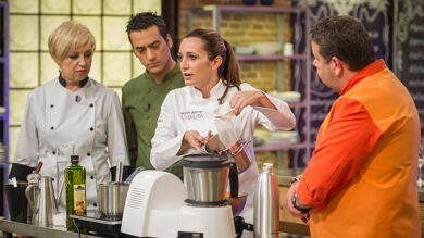 Begoña reaparece en Top Chef con un trampantojo de champán