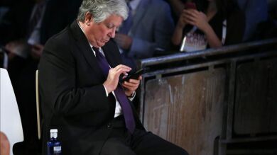 Arturo Fernández deja la vicepresidencia de la CEOE por el escándalo de las tarjetas