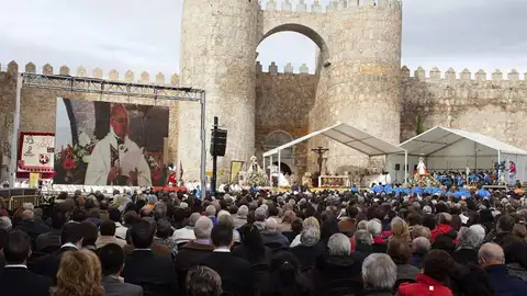 Momento de la misa por el V centenario del nacimiento de Santa Teresa Momento de la misa por el V centenario del nacimiento de Santa Teresa