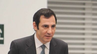 Botella obliga a un concejal a reincorporar a una funcionaria cesada por ser madre