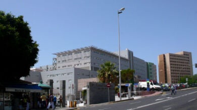 La primera analítica al ingresado en Tenerife, negativo al ébola y positivo en malaria