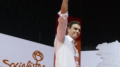 Pedro Sánchez saluda a los socalistas en el congreso de Castilla y León Pedro Sánchez saluda a los socalistas en el congreso de Castilla y León