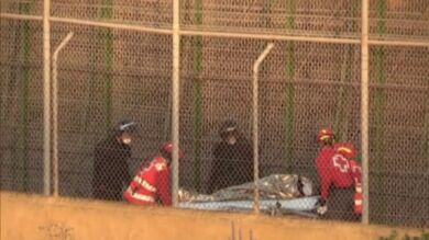 Diecisiete inmigrantes llegan al CETI de Melilla tras último salto a la valla