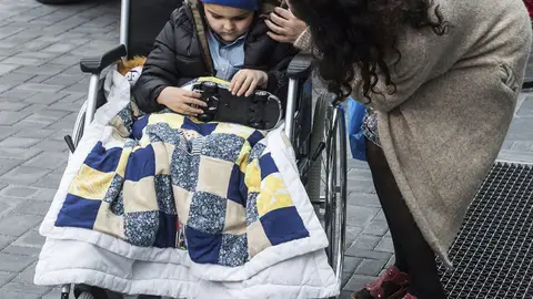 El pequeño sale del hospital El pequeño sale del hospital