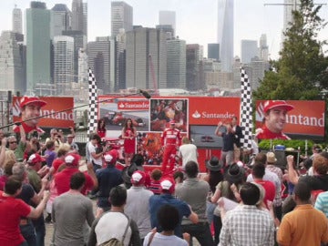 Alonso recibe una sorpresa multitudinaria en Nueva York