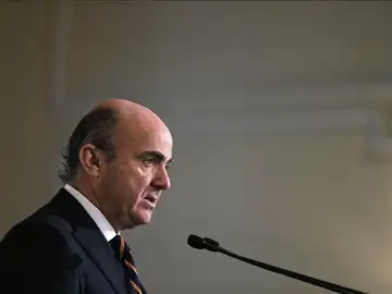 De Guindos en rueda de prensa De Guindos en rueda de prensa
