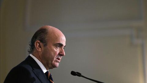 De Guindos en rueda de prensa