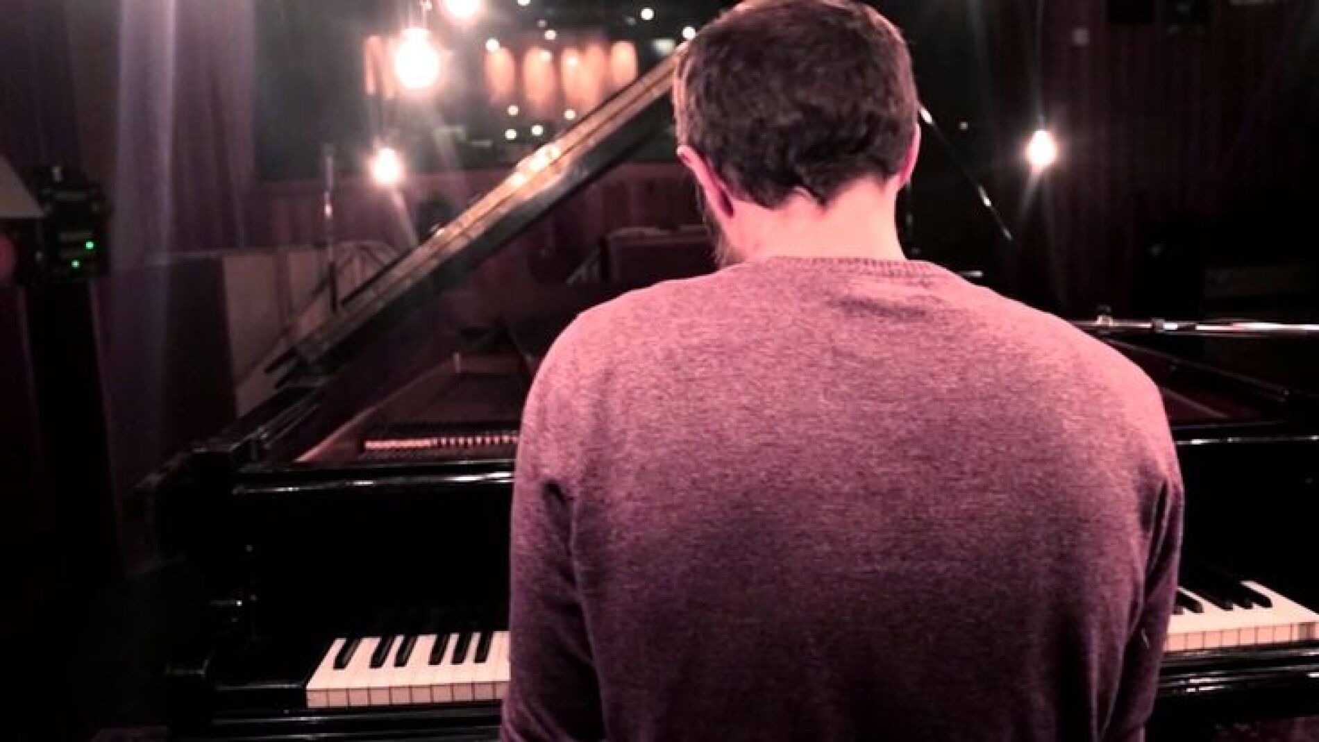 Glacier, la canci&oacute;n del anuncio de Loter&iacute;a de Navidad del irland&eacute;s James Vincent McMorrow
