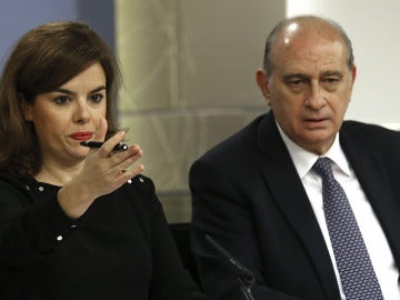 Soraya Sáez de Santamaría y el ministro del Interior, Jorge Fenández Díaz