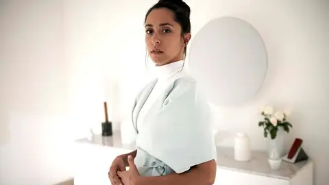 Oona Chaplin en Black Mirror Oona Chaplin en Black Mirror