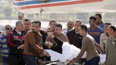 Mubarak, absuelto de la muerte de manifestantes durante las revueltas en Egipto en 2011