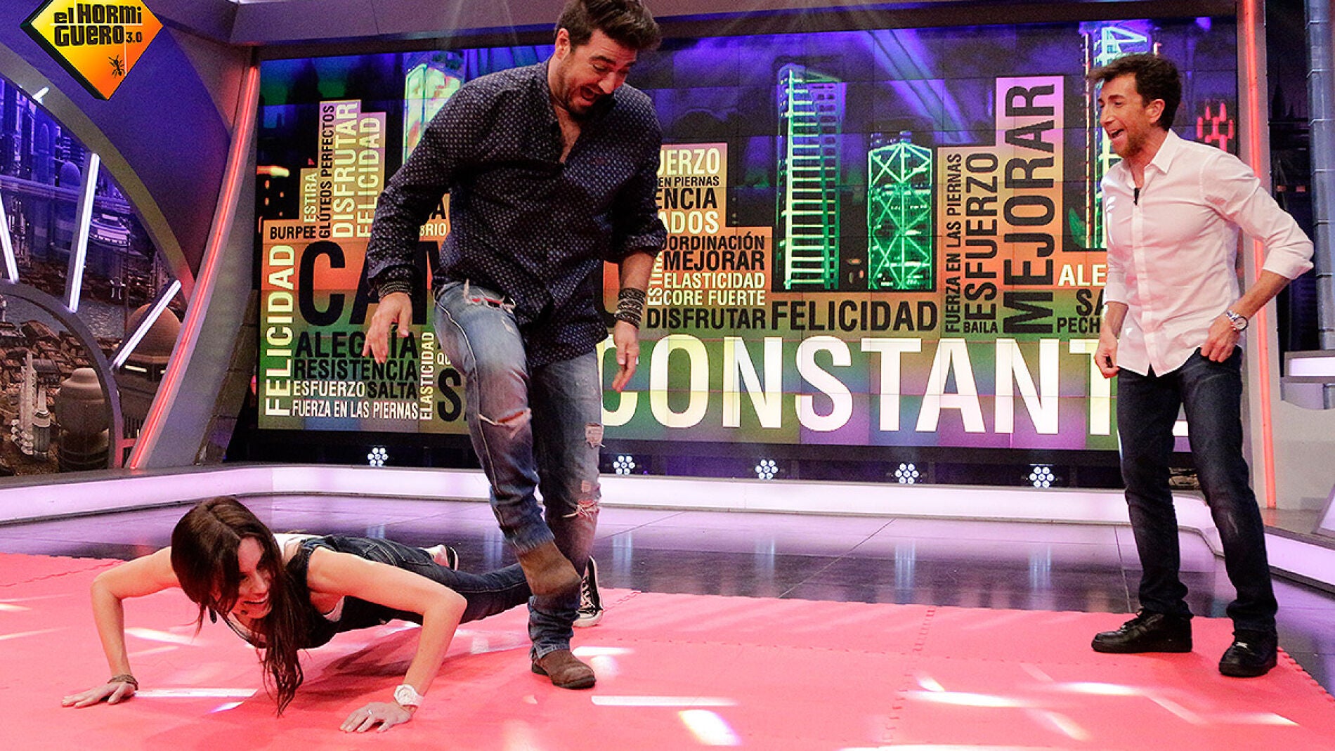 Pilar Rubio, Antonio Orozco y Pablo Motos en El Hormiguero 3.0