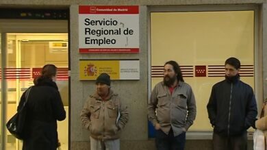 El paro baja en noviembre en 14.688 personas hasta los 4.512.116 desempleados