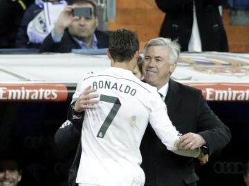 Carlo Ancelotti felicita a Cristiano Ronaldo