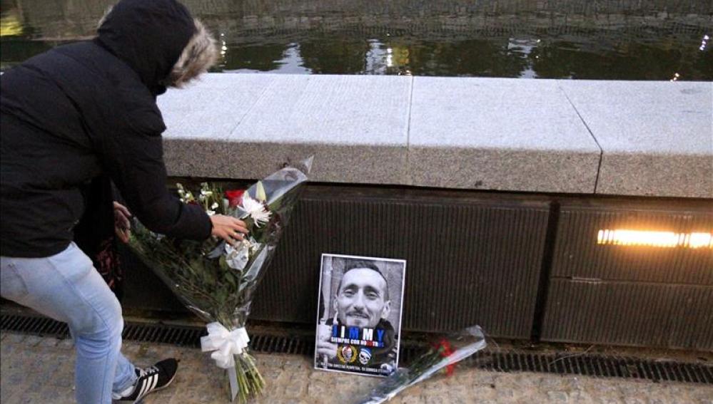 Recuerdo al ultra 'Jimmy' en el Manzanares