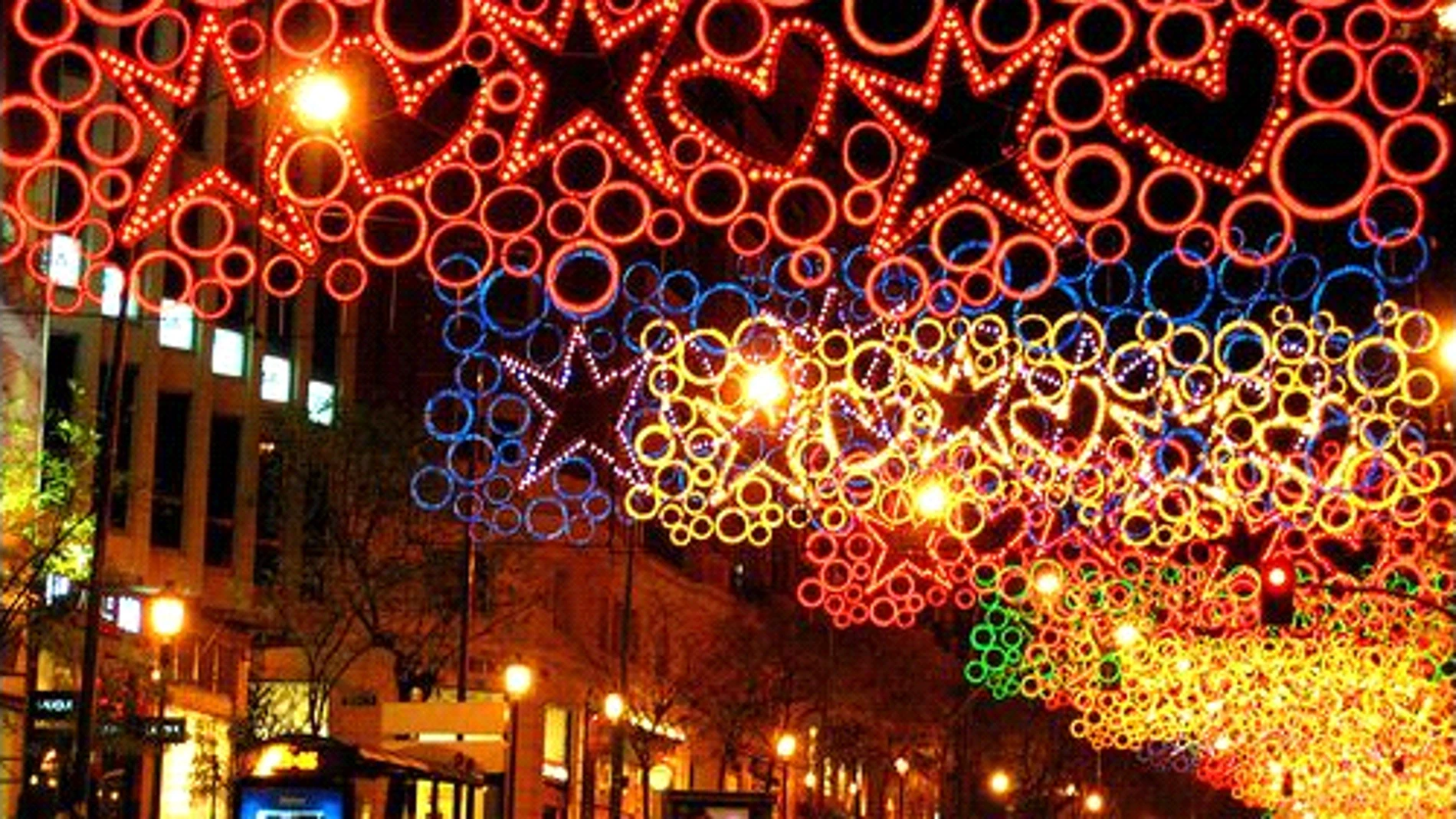 Luces navideñas en una ciudad Luces navideñas en una ciudad
