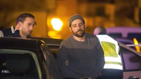 El detenido por empotrar su coche contra la sede del PP. El detenido por empotrar su coche contra la sede del PP.