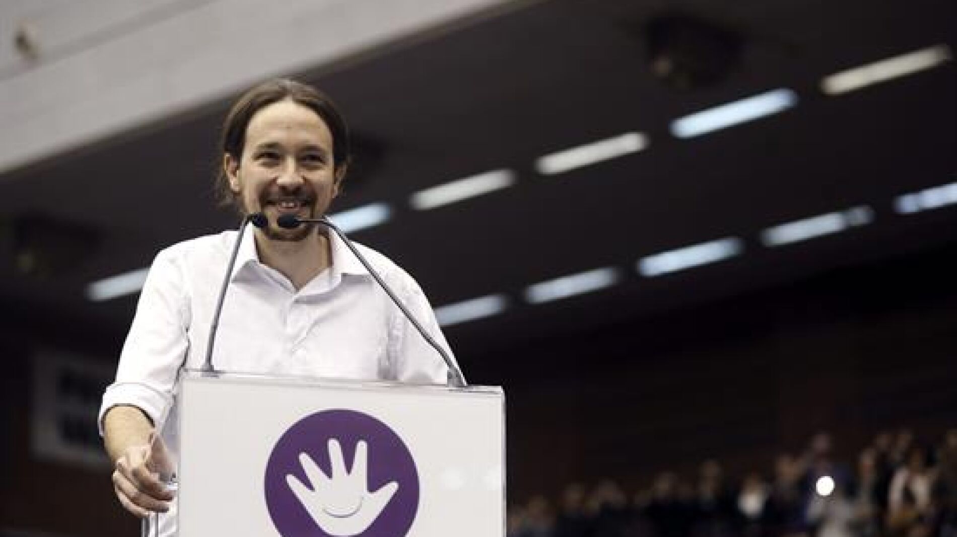 Pablo Iglesias: "No me ver&eacute;is darme un abrazo ni con Rajoy ni con Mas"