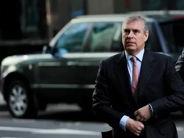 El príncipe Andrés prepara su defensa contra las acusaciones de mantener relaciones sexuales con una menor El príncipe Andrés prepara su defensa contra las acusaciones de mantener relaciones sexuales con una menor