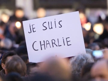 Masivas manifestaciones en Francia tras el atentado