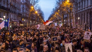 Manifestaci&oacute;n masiva en Par&iacute;s contra el terror