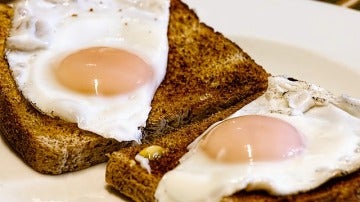 Los huevos fritos provocan colesterol
