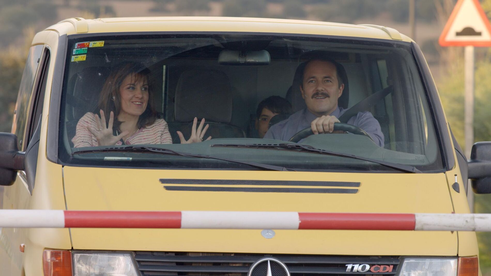 Lolo, Pilar y Nico en la furgoneta