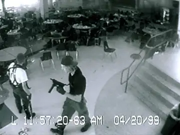8) Eric Harris y Dylan Klebold mataron a 15 personas en Columbine en 1999 8) Eric Harris y Dylan Klebold mataron a 15 personas en Columbine en 1999