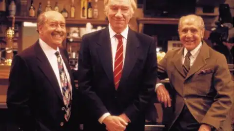 José Luis López Vásquez, Fernando Fernán Gómez y Manuel Alexandre en 'Los ladrones van a la oficina' José Luis López Vásquez, Fernando Fernán Gómez y Manuel Alexandre en 'Los ladrones van a la oficina'