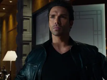 Darren Shahlavi Darren Shahlavi