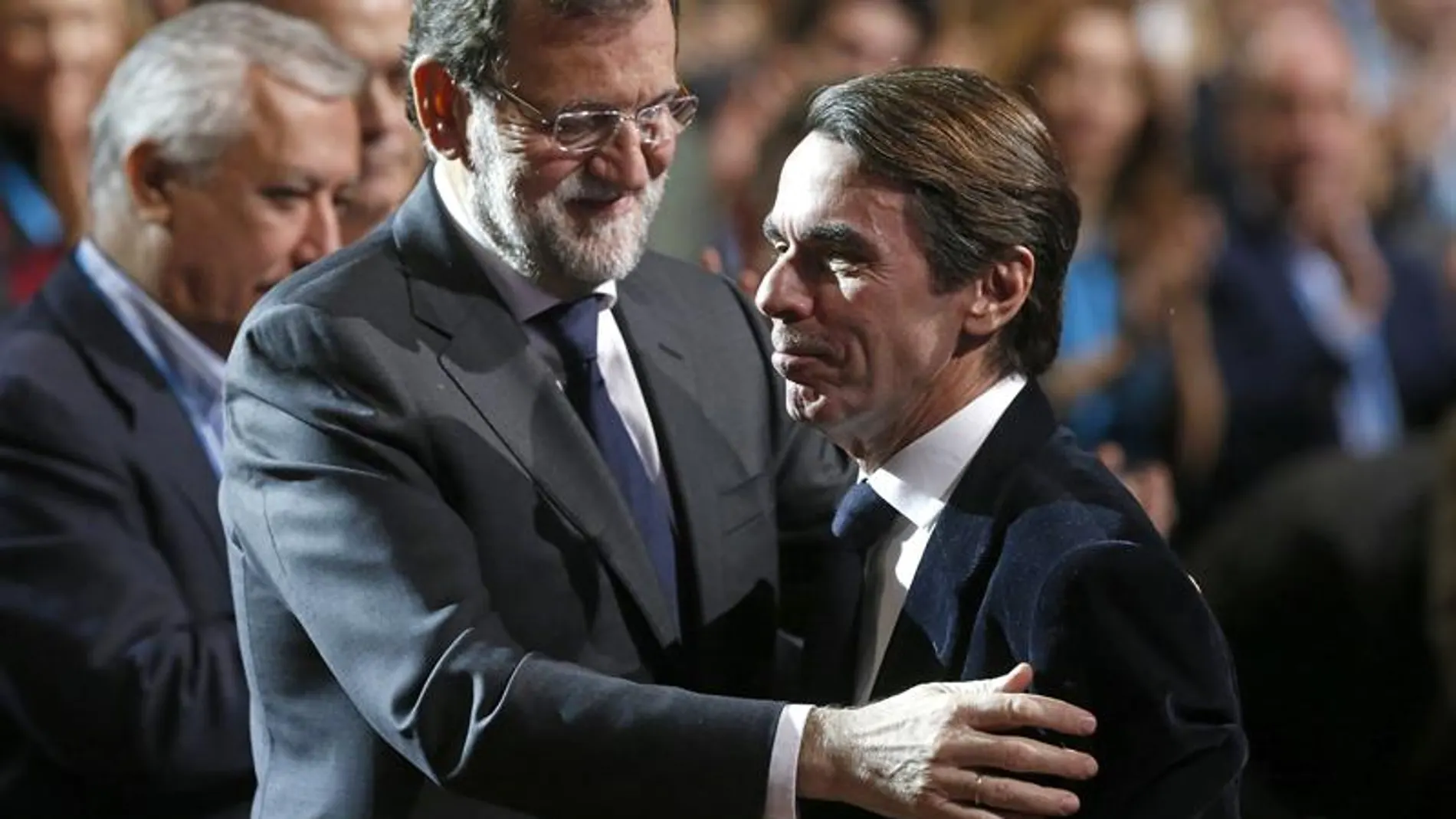 Rajoy con Aznar en la Convención del PP