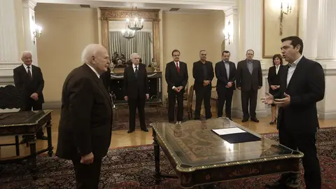 Alexis Tsipras jura su cargo como nuevo primer ministro Alexis Tsipras jura su cargo como nuevo primer ministro