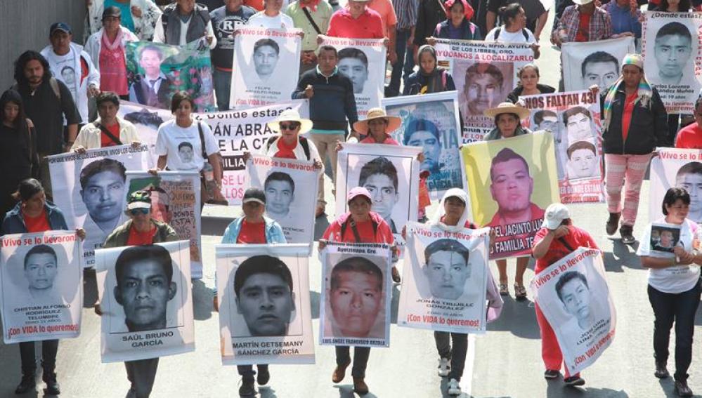 Familiares de los 43 estudiantes mexicanos