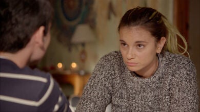 Eva aclara el malentendido con Pedro