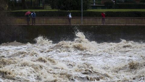  Cortada la carretera Pamplona-Madrid por el desbordamiento del Ebro