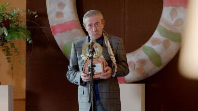 Manuel casi muere de un rosconazo
