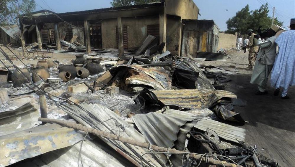 Restos de un vecindario después del ataque en Nigeria (archivo)