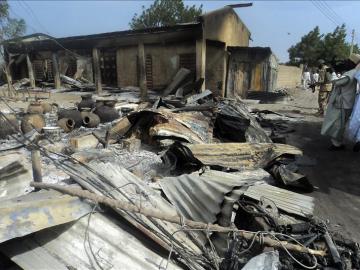 Restos de un vecindario después del ataque en Nigeria (archivo)