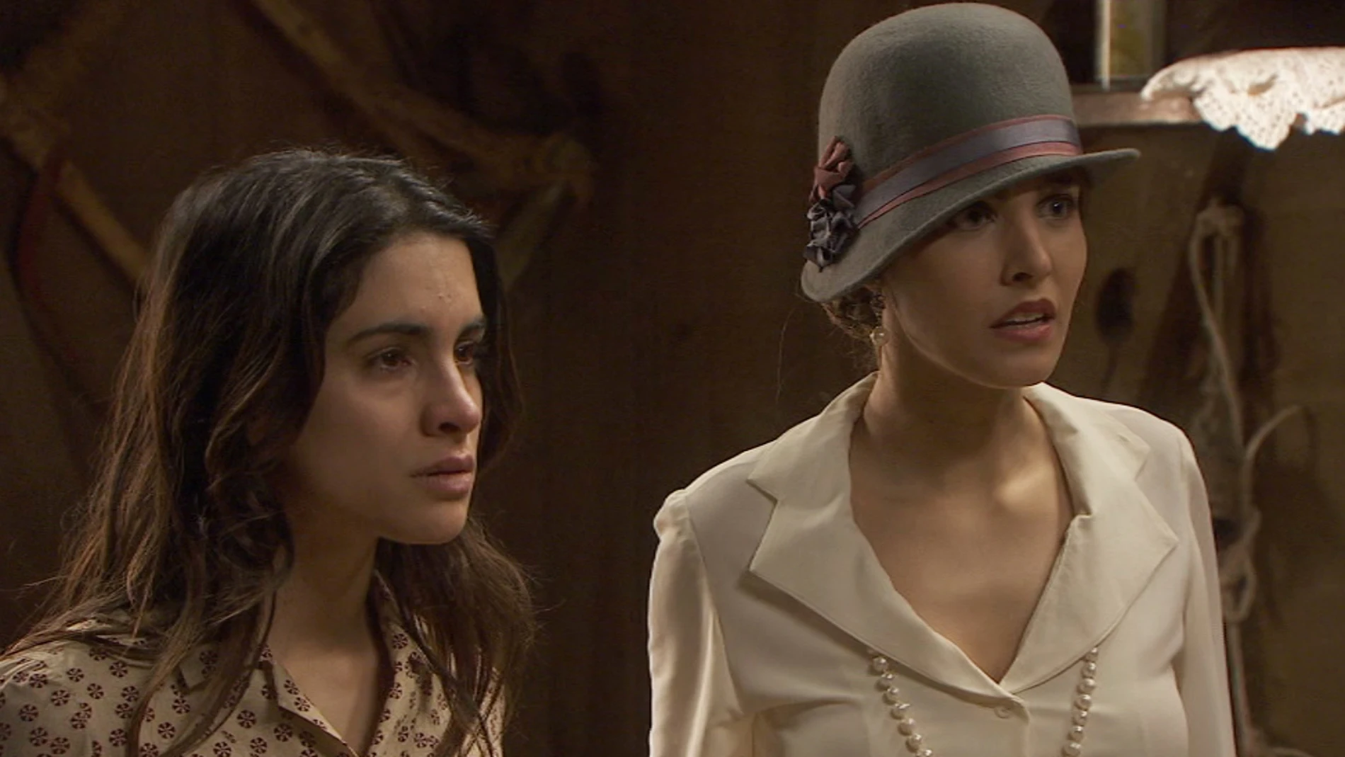 Puente Viejo C1011 - Francisca descubre a Inés y Amalia con Beltran