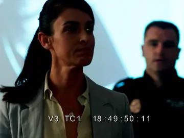 La inspectora Cortés enseña cómo hacer interrogatorios La inspectora Cortés enseña cómo hacer interrogatorios