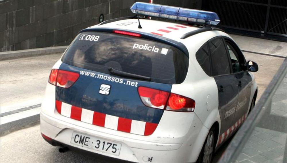 Un vehículo de los Mossos d´Esquadra