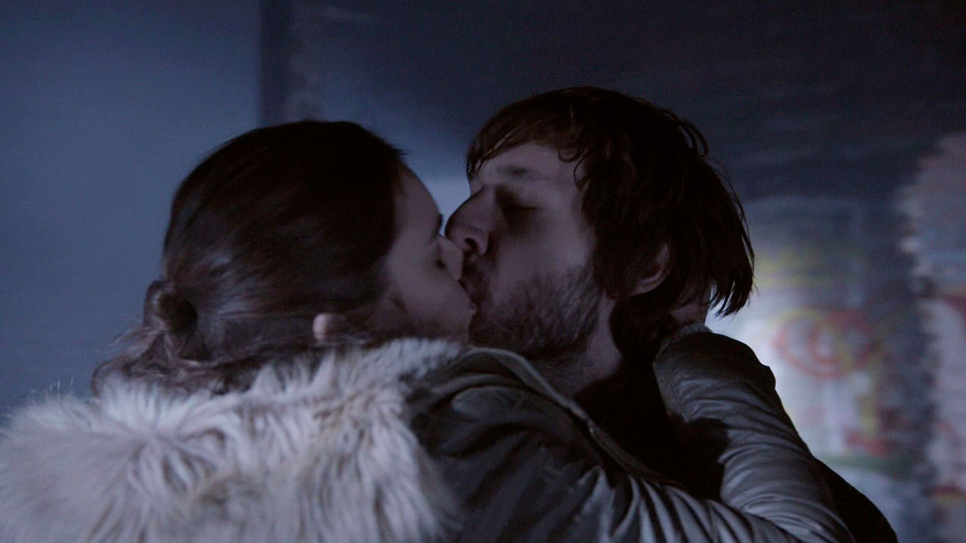 Gorka y Eva se besan apasionadamente