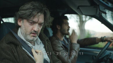 Víctor encuentra a Bosco llorando