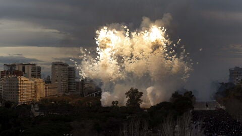 Una masclet&agrave; de r&eacute;cord, primera gran cita pirot&eacute;cnica de las Fallas 2015