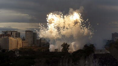 Una mascletà de récord, primera gran cita pirotécnica de las Fallas 2015