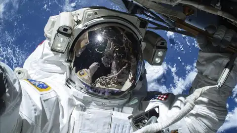 Dos astronautas de la NASA abandonan la EEI para una nueva caminata espacial Dos astronautas de la NASA abandonan la EEI para una nueva caminata espacial