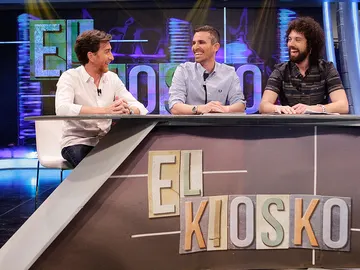 Juan y Damián en el kiosko Juan y Damián en el kiosko
