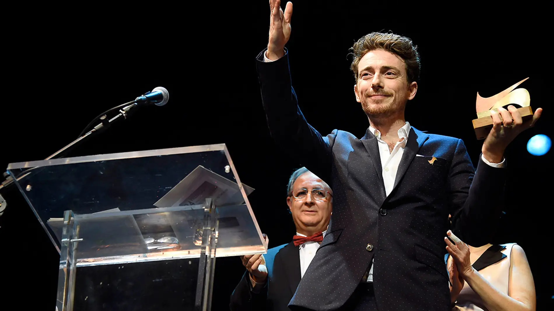 Víctor Clavijo recoge el premio a mejor actor de la Unión de Actores y Actrices
