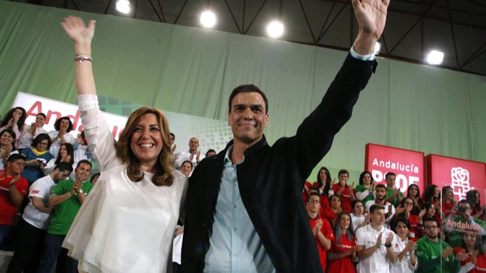 Susana D&iacute;az y Pedro S&aacute;nchez, en la localidad almeriense de V&iacute;car